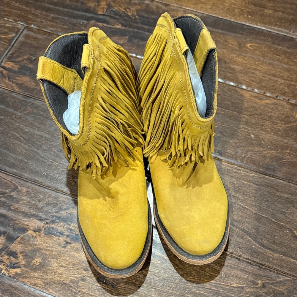 LIBERTY Black Yellow Fringe Ankle Boots